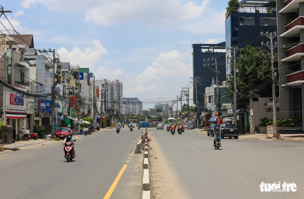 Sau phản ánh của Tuổi Trẻ, TP Thủ Đức gấp rút hoàn thành dự án nâng cấp đường Lương Định Của - Ảnh 7.