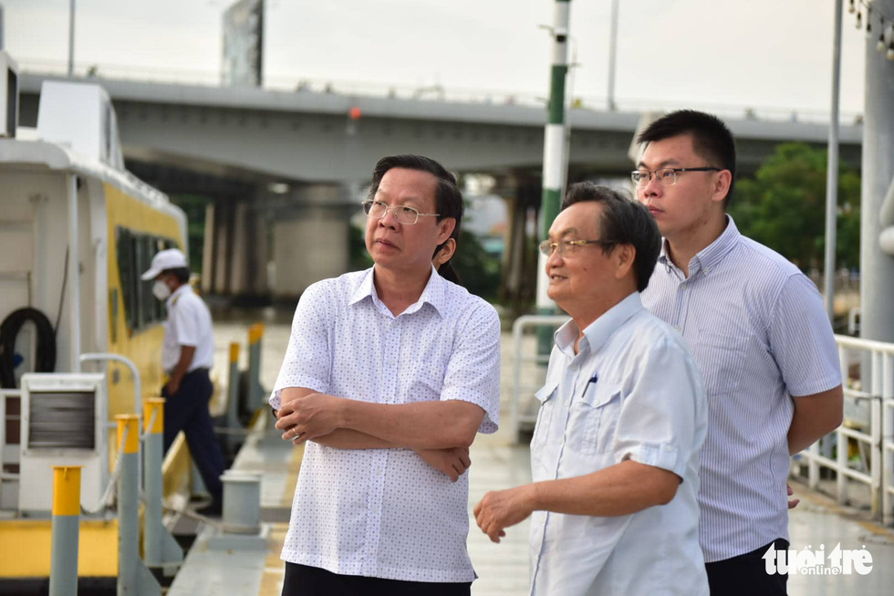 Bí thư, Chủ tịch TP.HCM khảo sát tìm cách phát triển sông Sài Gòn - Ảnh 3.