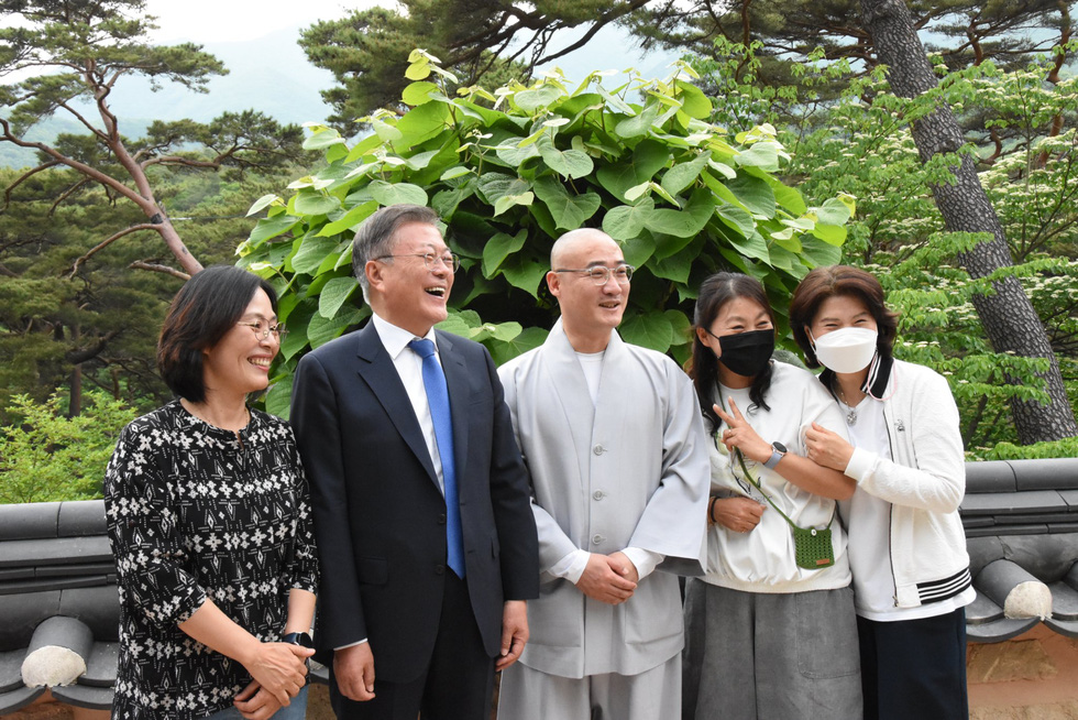 Cuộc sống vui thú điền viên của cựu tổng thống Hàn Quốc Moon Jae In - Ảnh 4.