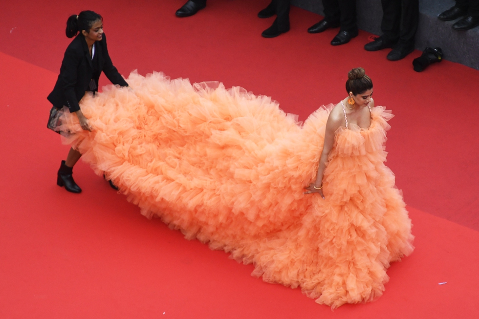 Bỏng mắt với những bóng hồng gợi cảm trên thảm đỏ Cannes - Ảnh 10. Bỏng mắt với những bóng hồng gợi cảm trên thảm đỏ Cannes - Ảnh 10.