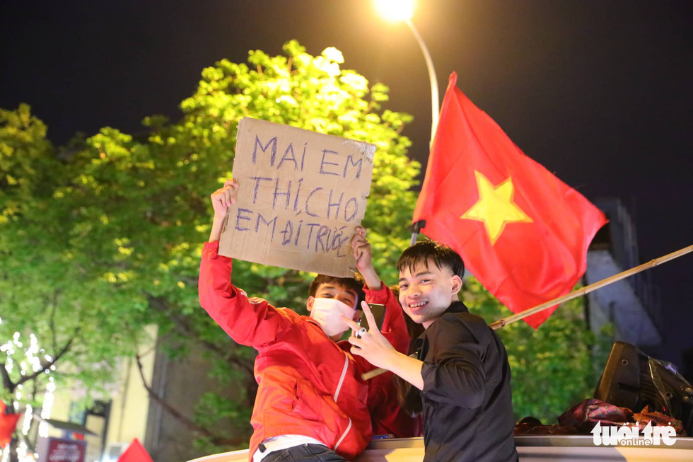Cả nước tưng bừng mừng thắng lợi lung linh của U23 nước Việt Nam - Hình ảnh 38.