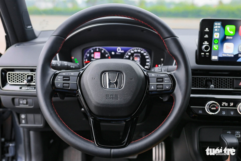 ‘Nhặt sạn’ Honda Civic 2022: Camera mờ ảo, cabin ồn, cảm xúc lái khó chê ở tầm giá gần 1 tỉ - Ảnh 4.