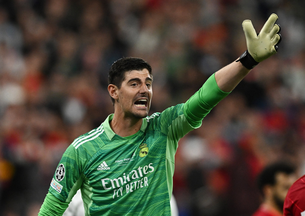 Làm nản lòng các chân sút Liverpool, Courtois đi vào lịch sử Champions League - Ảnh 7.