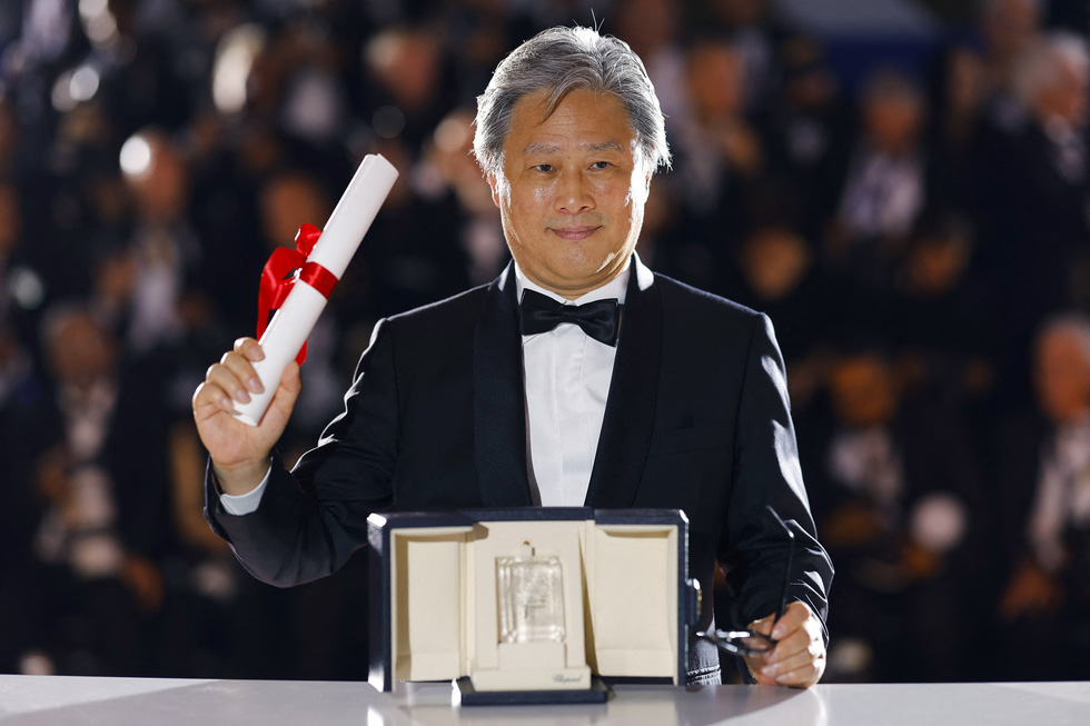 Cannes 2022: Triangle of Sadness giành giải Cành cọ vàng; điện ảnh Hàn Quốc thắng lớn - Ảnh 3.