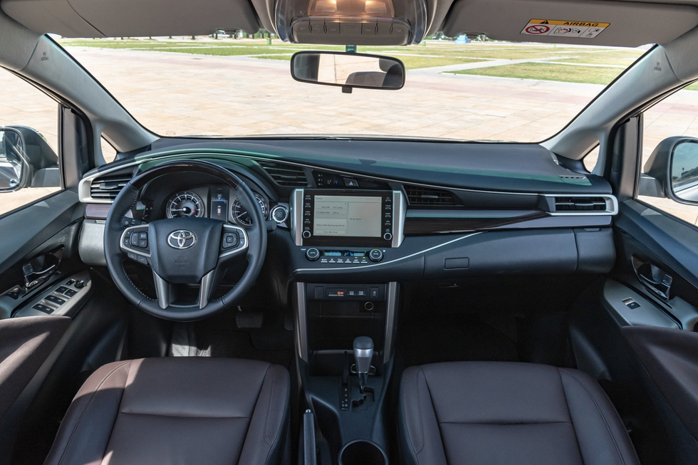 Phác họa Toyota Innova Hybrid 2023: Pha trộn Corolla Cross và Fortuner - Ảnh 4.