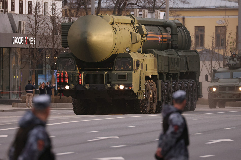 Russia rehearsed for the parade, thousands of soldiers, tanks, missiles - Photo 3.