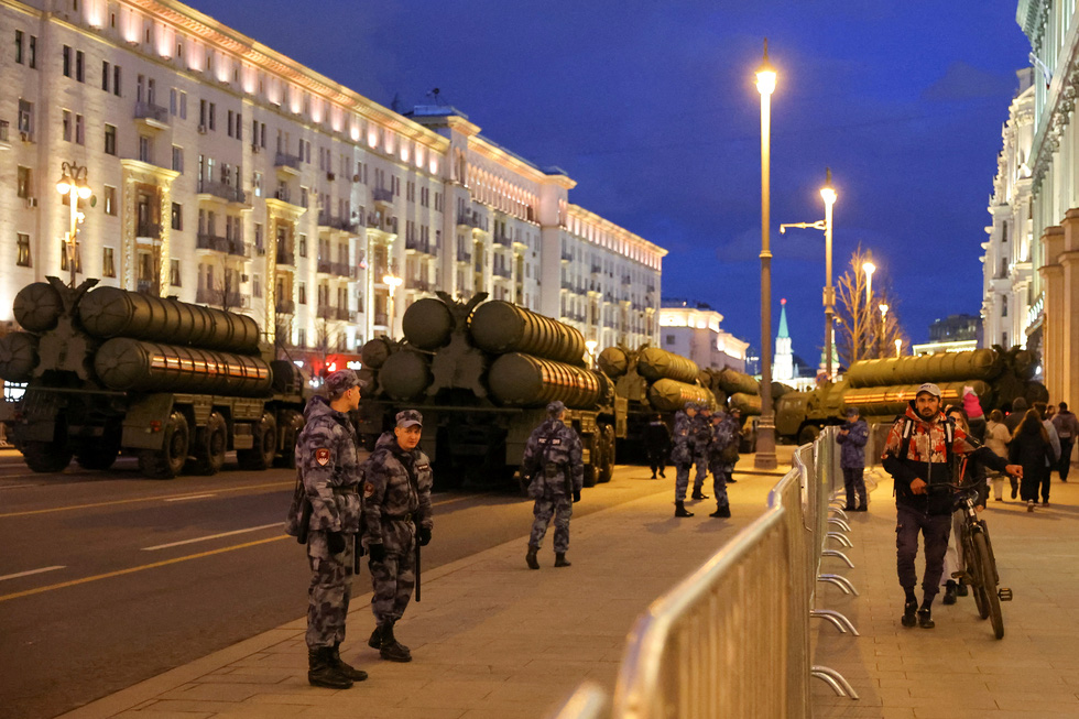 Russia rehearsed for the parade, thousands of soldiers, tanks, missiles - Photo 4.