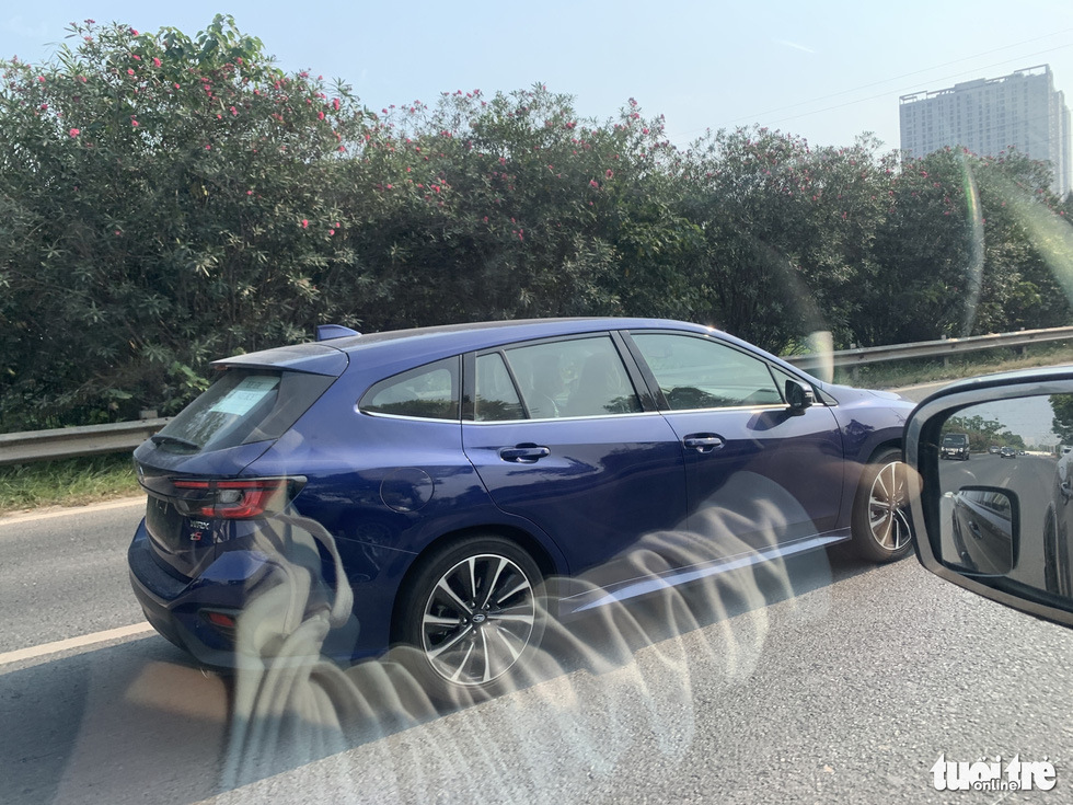 Subaru WRX 2022 chạy thử tại Việt Nam: Thêm kiểu dáng lạ, giấy dán kính hé lộ ngày mở bán - Ảnh 6.