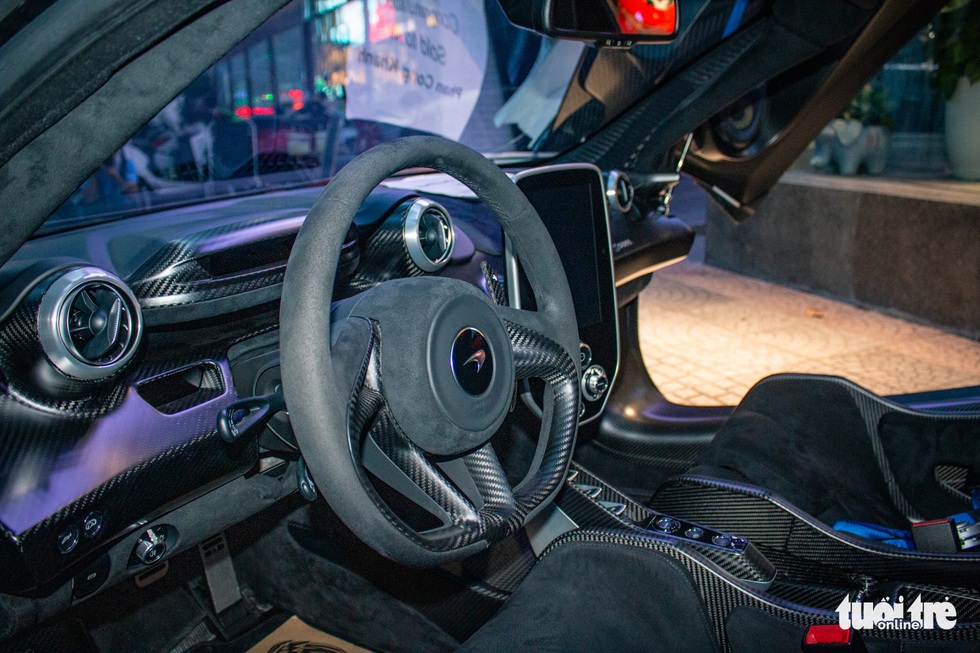 Chiêm ngưỡng McLaren Senna thứ hai về Việt Nam: Giá hàng chục tỉ đồng, khoác bộ áo đặc biệt - Ảnh 10. Chiêm ngưỡng McLaren Senna thứ hai về Việt Nam: Giá hàng chục tỉ đồng, khoác bộ áo đặc biệt - Ảnh 10.