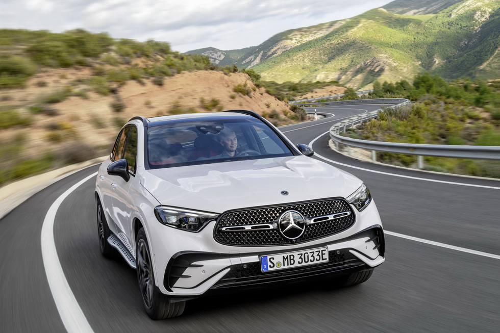 Mercedes-Benz GLC's best-selling SUV launches a new generation: All versions have a hybrid option - Photo 6.