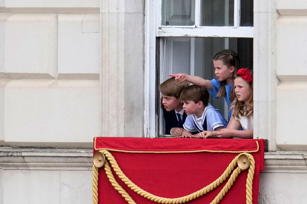 Hoành tráng đại lễ kỷ niệm 70 năm trị vì của Nữ hoàng Elizabeth II - Ảnh 6.
