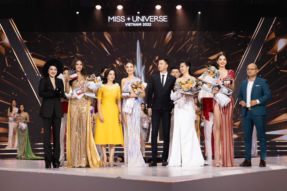 Đêm chung kết Hoa hậu Hoàn vũ Việt Nam 2022 đang gọi tên 16 cô gái đẹp nhất - Ảnh 8.
