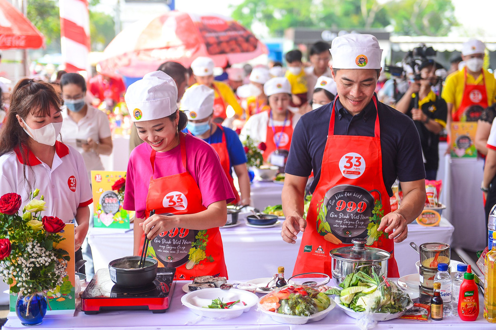 Hơn 999 gia đình khắp cả nước cùng Saigon Co.op xác lập kỷ lục Việt Nam về nấu ăn - Ảnh 2.