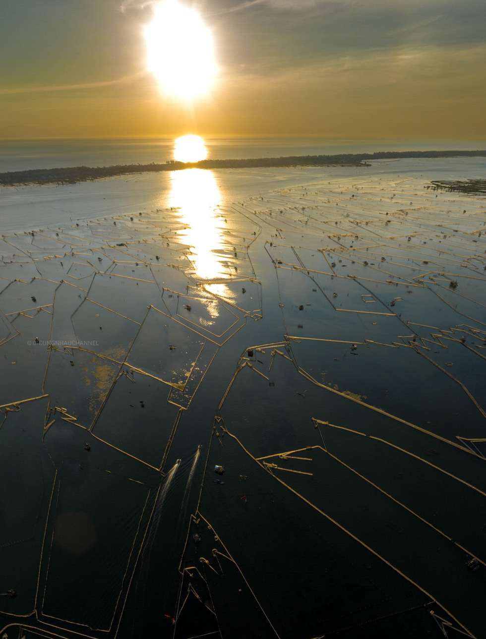 Hunting a beautiful sunrise on Chuon lagoon - Photo 7.