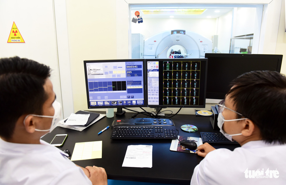 Máy chụp PET/CT của Bệnh viện Ung bướu tái hoạt động sau 1 năm ‘trùm mền’ vì thiếu thuốc phóng xạ - Ảnh 5.