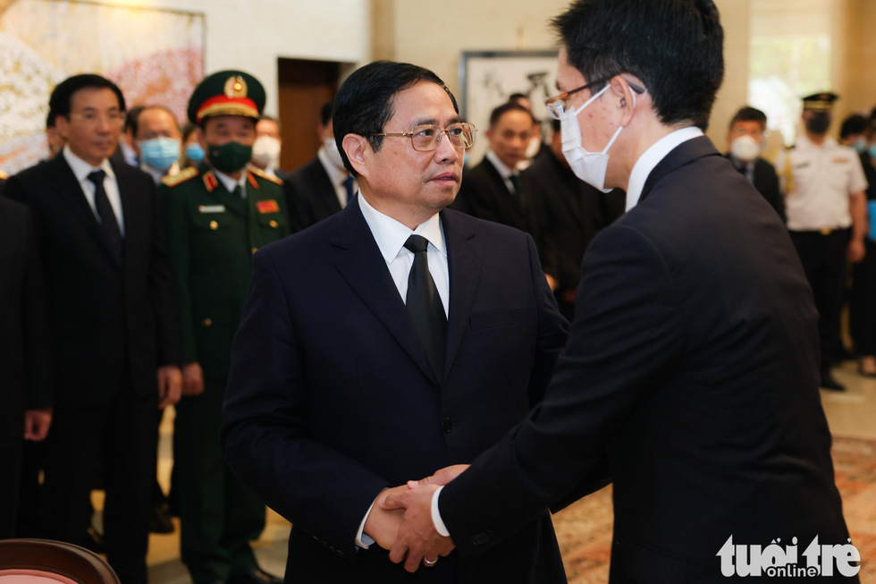 Thủ tướng Phạm Minh Chính viếng cố thủ tướng Nhật Abe Shinzo tại Hà Nội - Ảnh 4.