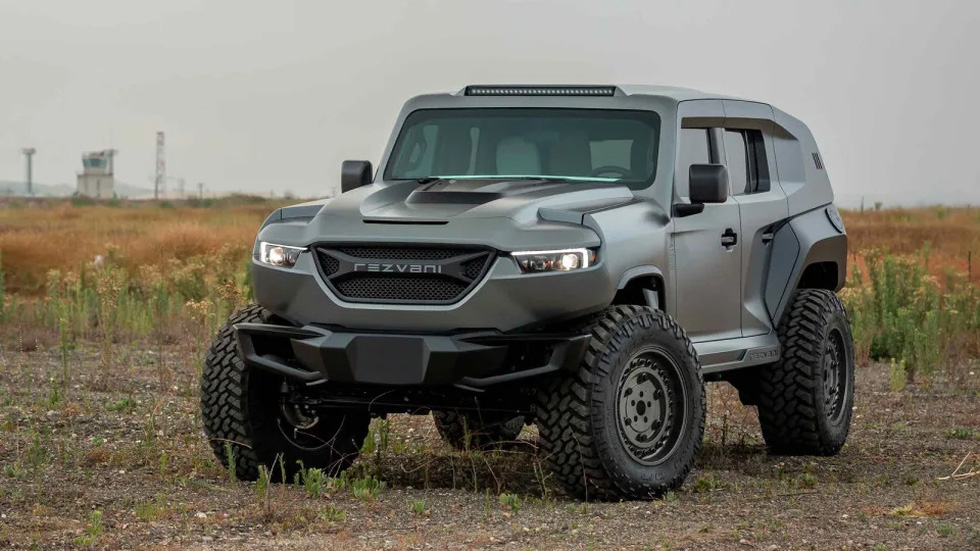 Rezvani Tank - Siêu SUV có thể tung bom khói, tay nắm cửa giật điện - Ảnh 1.