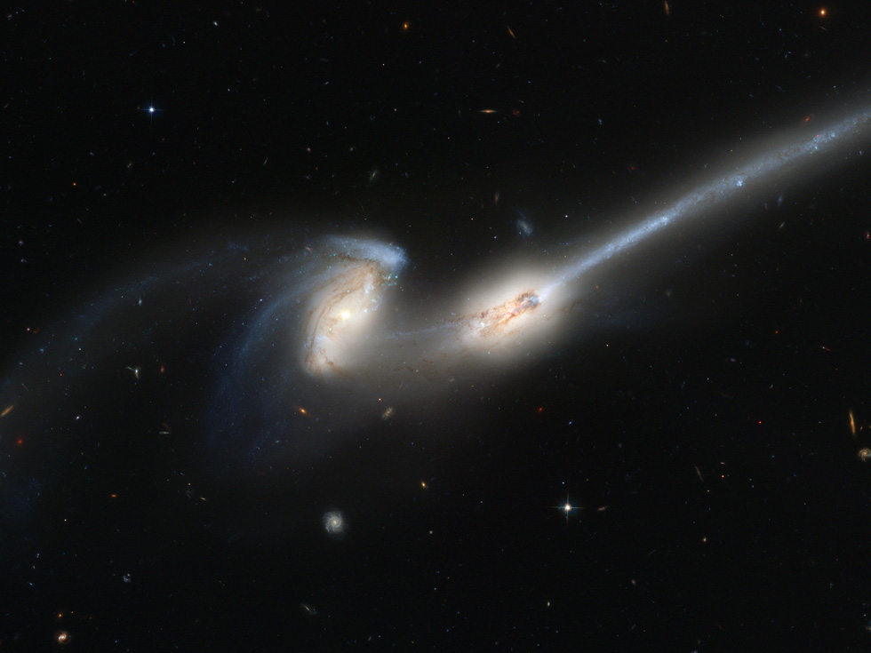 Những ‘thiên hà nhảy múa’ nhìn từ siêu kính thiên văn James Webb - Ảnh 6.
