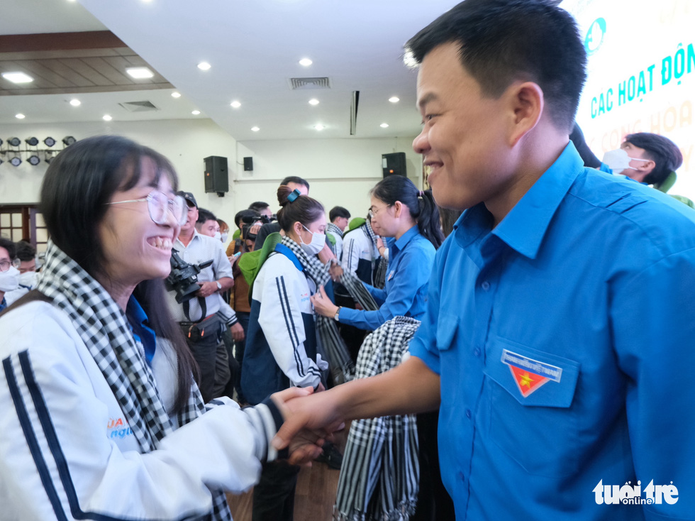 Một ngày trên đất Lào của nữ chiến sĩ tình nguyện Thị Nở - Ảnh 2.