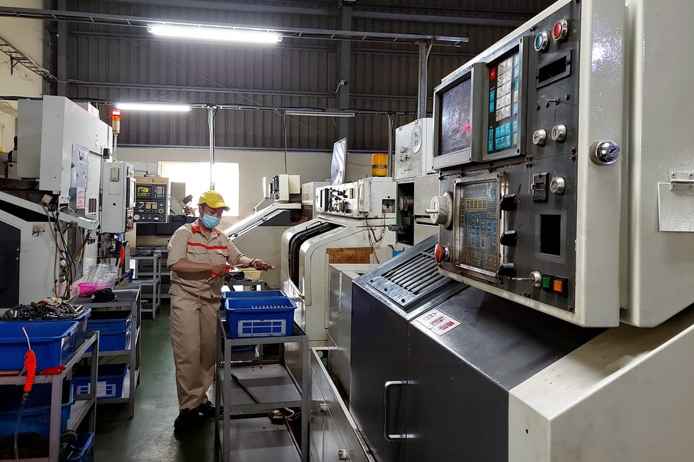Thúc đẩy xây dựng nền công nghiệp tự chủ - Kỳ 3: Ngậm ngùi chấp nhận phận làm thuê? - Ảnh 1. Thúc đẩy xây dựng nền công nghiệp tự chủ - Kỳ 3: Ngậm ngùi chấp nhận phận làm thuê? - Ảnh 1.