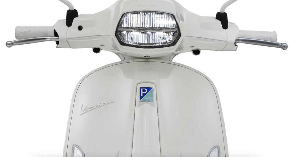Vespa Sprint Justin Bieber ra mắt khách Việt, giá từ 115,8 triệu đồng - Ảnh 5. Vespa Sprint Justin Bieber ra mắt khách Việt, giá từ 115,8 triệu đồng - Ảnh 5.
