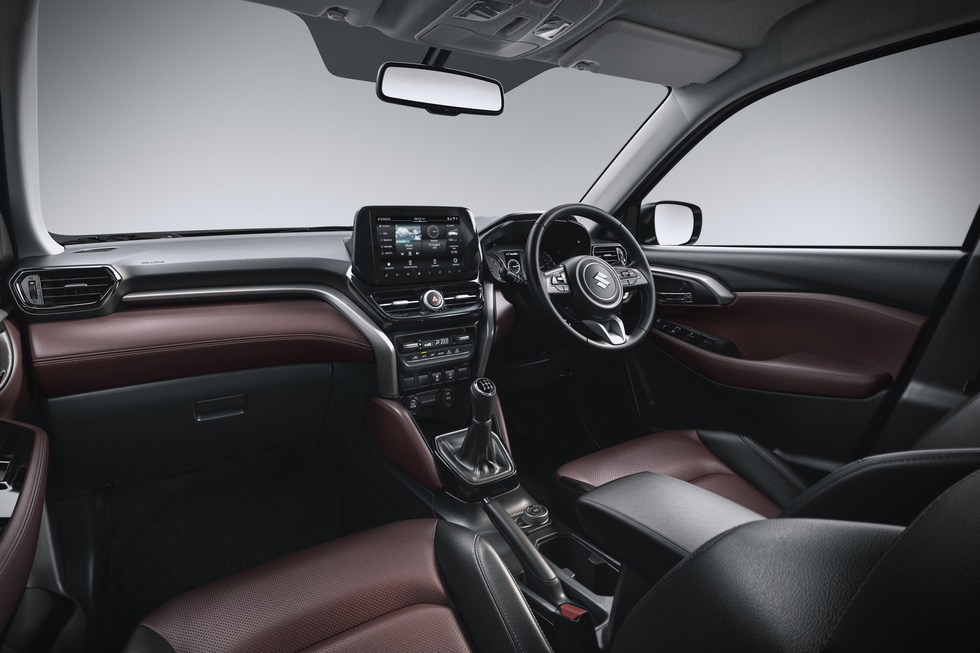 Suzuki Grand Vitara 2023 ra mắt: Nội ngoại thất gần như giống hệt Toyota Hyryder - Ảnh 7.