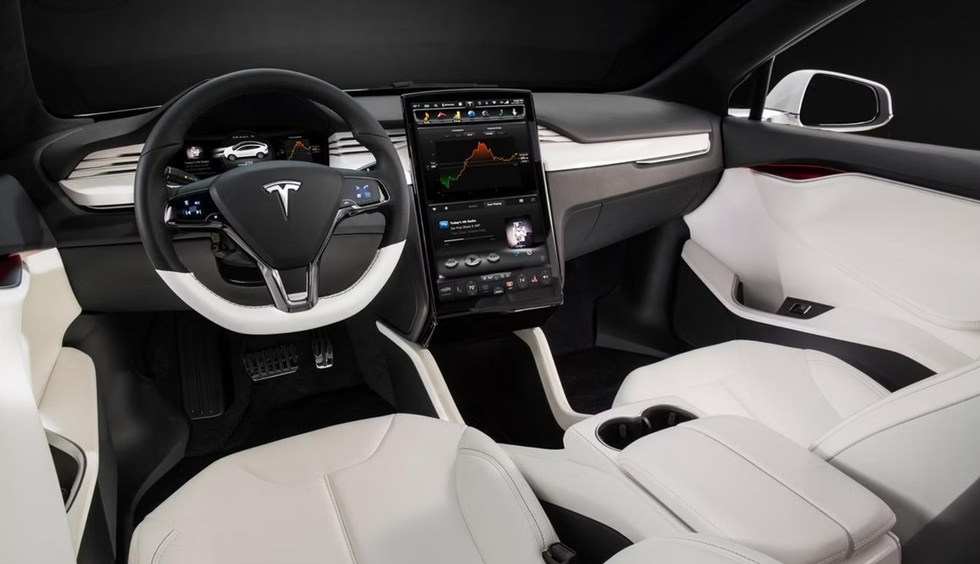 Xe điện Tesla Model X: Ngôi sao rắc rối của Elon Musk - Ảnh 3.