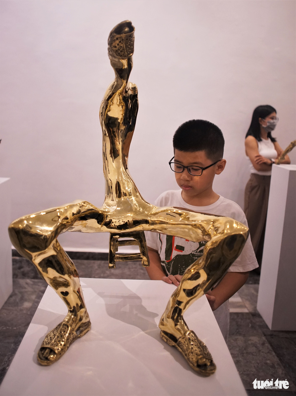 Xem Tuổi mộng mơ đầy hóm hỉnh của điêu khắc gia Phạm Đình Tiến - Ảnh 3.