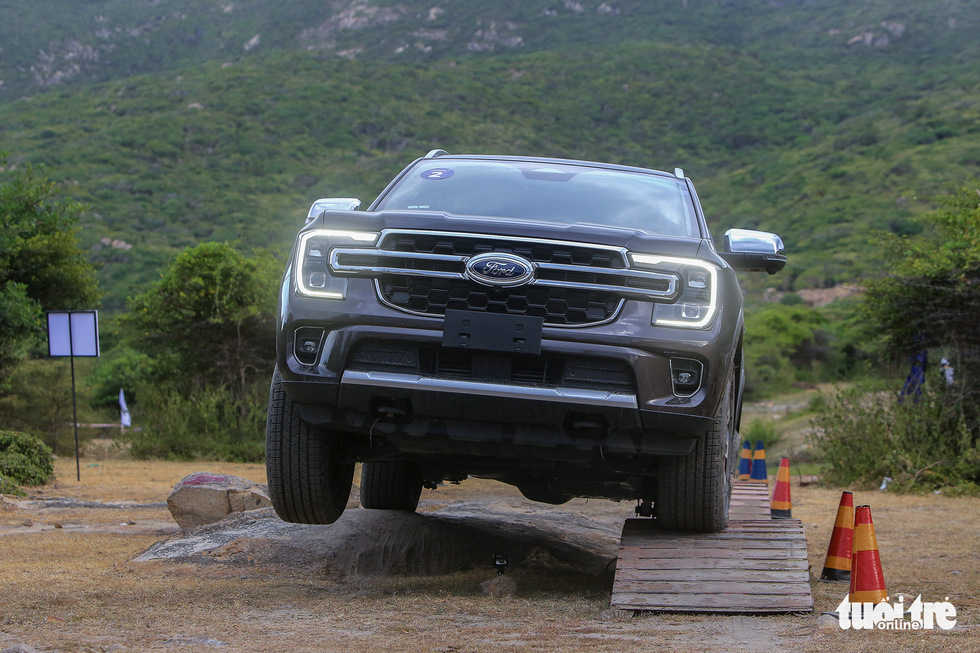 Ford Everest Titanium+: SUV đầy ắp công nghệ, giá 1,452 tỉ đồng - Ảnh 5