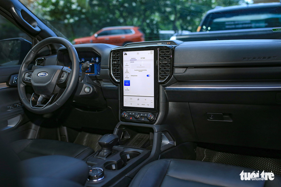 Ford Everest Titanium+: SUV đầy ắp công nghệ, giá 1,452 tỉ đồng - Ảnh 3