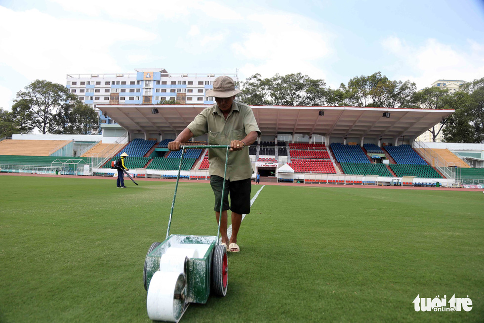 TP.HCM: tìm... sân cho bóng đá cất cánh - Ảnh 2.