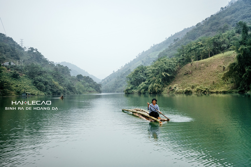 Lái xe trên những cung đường hùng vĩ, cắm trại giữa sông núi Hà Giang - Ảnh 15.