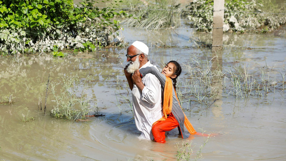 Chùm ảnh lũ lụt kinh hoàng ở Pakistan - Ảnh 4.