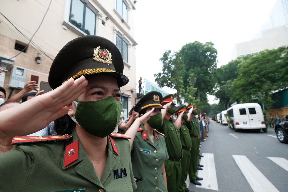 Sự hy sinh của các anh đã nhường lại sự sống cho những người khác... - Ảnh 16. Sự hy sinh của các anh đã nhường lại sự sống cho những người khác... - Ảnh 16.