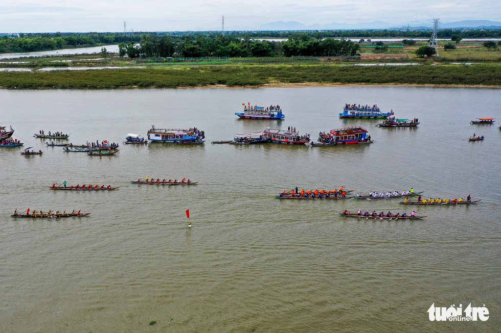 10.000 người về làng gốm Thanh Hà xem đua thuyền trên sông Thu Bồn - 5