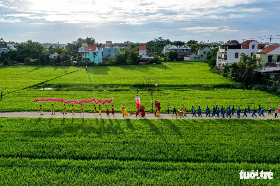 10.000 người về làng gốm Thanh Hà xem đua thuyền trên sông Thu Bồn - Ảnh 7.