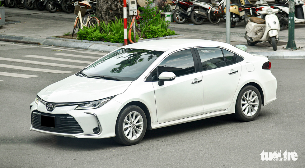 C-size sedan races with discounts in August, there are models out of stock waiting for a new version in Vietnam - Photo 3.