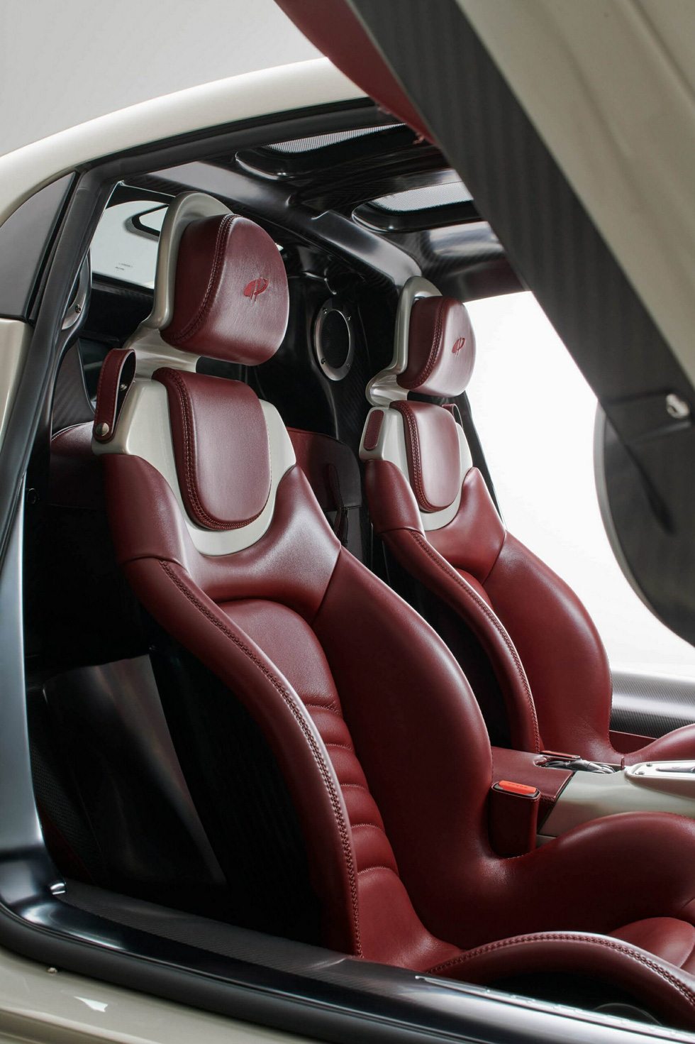 Pagani Utopia ra mắt: Kế cận Huayra, giá từ 2,19 triệu USD, dùng hộp số sàn và động cơ Mercedes - Ảnh 17.