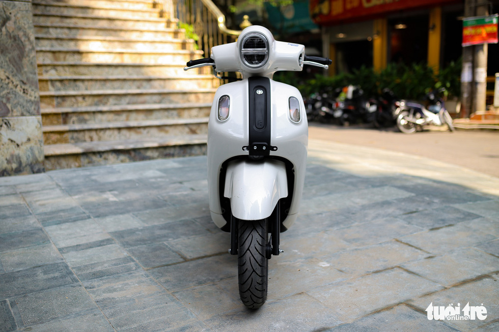 Yamaha Fazzio - Scooter with strange design, electric motor, priced at nearly 50 million - Photo 5.