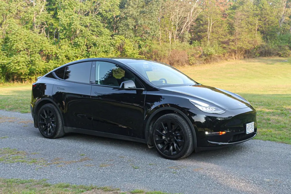 SUV Tesla đắt đỏ nhưng vẫn bị báo Tây chê 6 điểm - Ảnh 1. SUV Tesla đắt đỏ nhưng vẫn bị báo Tây chê 6 điểm - Ảnh 1.