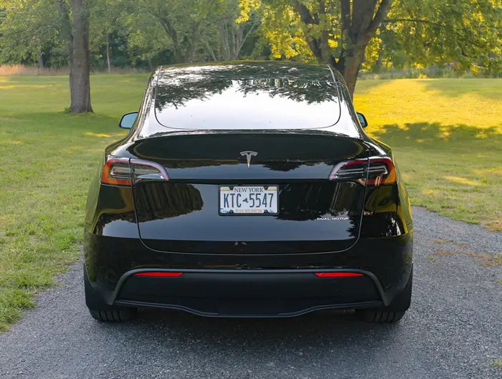 SUV Tesla đắt đỏ nhưng vẫn bị báo Tây chê 6 điểm - Ảnh 5. SUV Tesla đắt đỏ nhưng vẫn bị báo Tây chê 6 điểm - Ảnh 5.