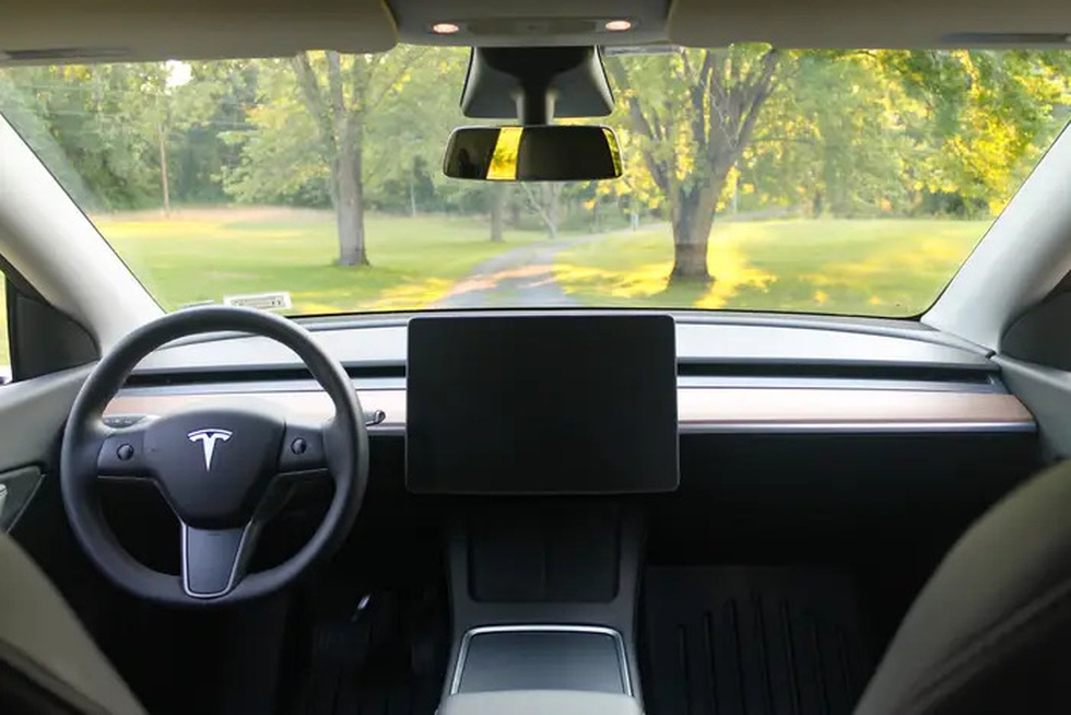 SUV Tesla đắt đỏ nhưng vẫn bị báo Tây chê 6 điểm - Ảnh 4.