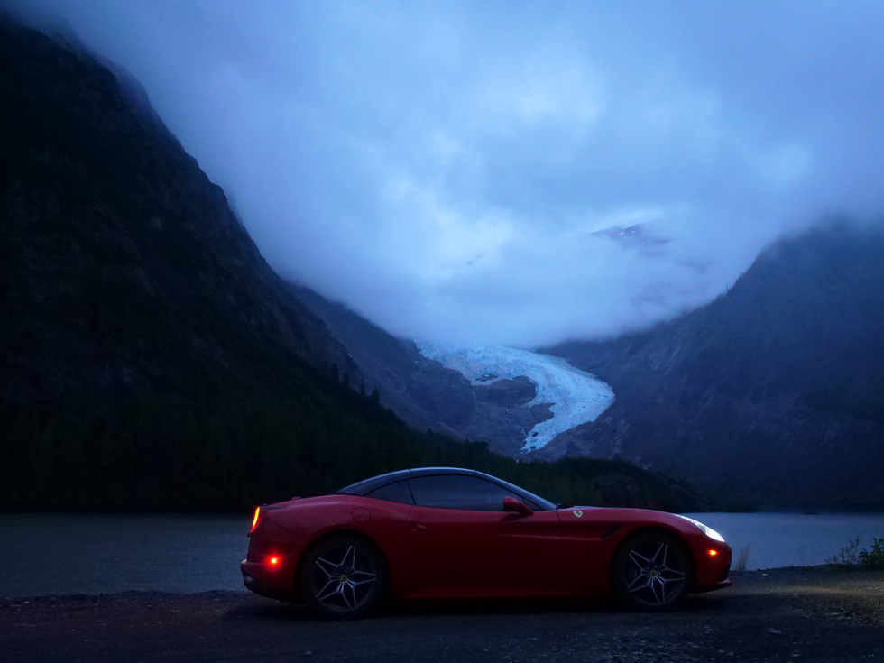 Phượt xuyên 3 quốc gia bằng siêu xe Ferrari: Đi gần 21.000km trong 2 tháng - Ảnh 10.