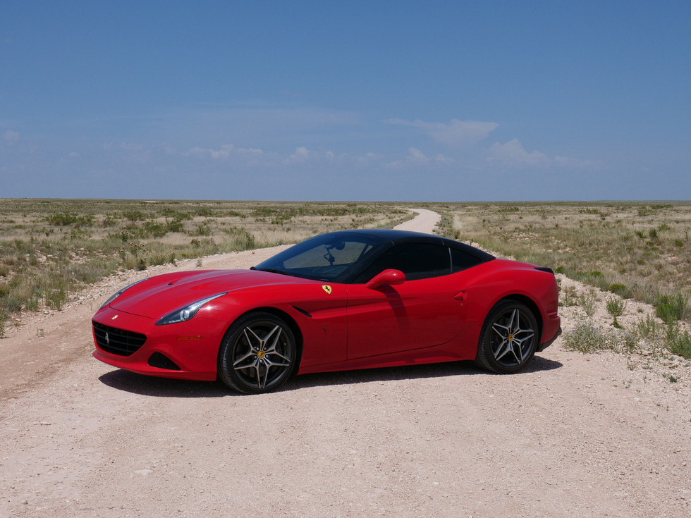 Traveling through 3 countries with a Ferrari supercar: Traveled nearly 21,000km in 2 months - Photo 2.