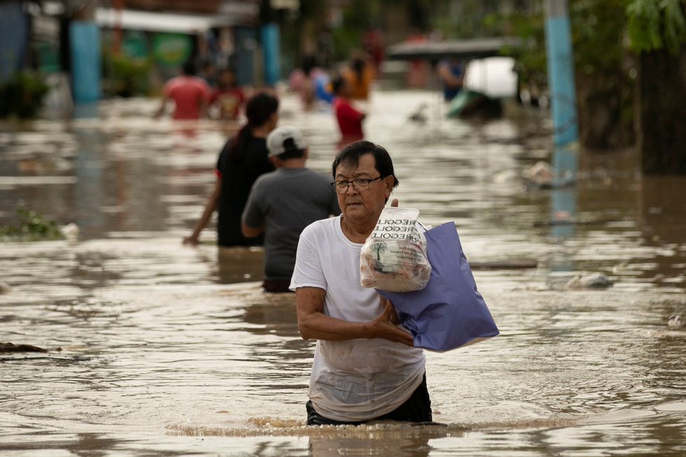 Siêu bão Noru: Ít nhất 5 người Philippines thiệt mạng - Ảnh 4.