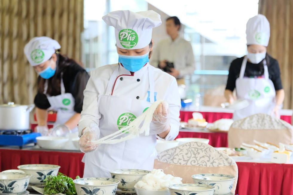 Khởi động cuộc thi Đi tìm người nấu phở ngon 2022 - Ảnh 1. Khởi động cuộc thi Đi tìm người nấu phở ngon 2022 - Ảnh 1.