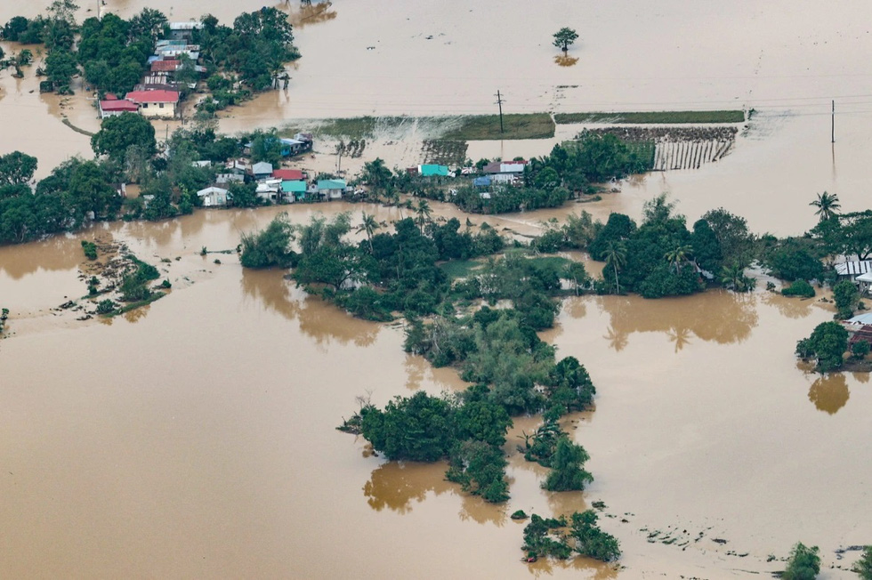 Philippines thiệt hại nặng nề sau khi bị bão Noru càn quét - Ảnh 3.