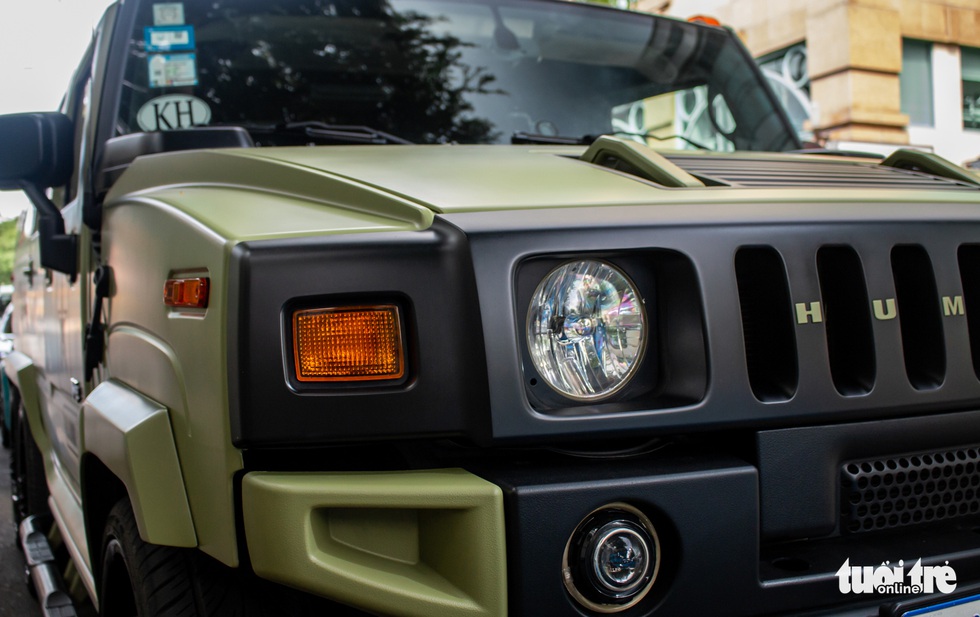 Khủng long Hummer H6 Player Edition hàng độc tại Việt Nam: SUV 6 bánh cho giới nhà giàu - Ảnh 6. Khủng long Hummer H6 Player Edition hàng độc tại Việt Nam: SUV 6 bánh cho giới nhà giàu - Ảnh 6.