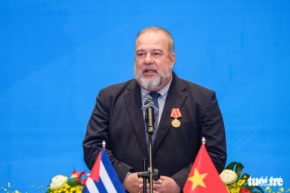 Thủ tướng Cuba nhận Huân chương Hồ Chí Minh - Ảnh 3.