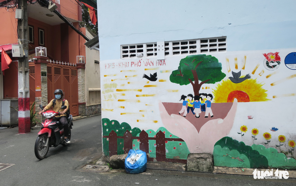 Những công trình chống vẽ bậy ở Sài Gòn - Ảnh 4.